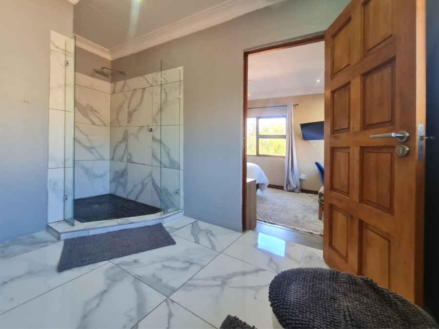 To Let 5 Bedroom Property for Rent in Eagles Landing North West